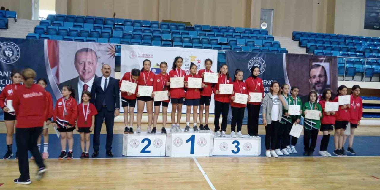 Masa tenisi turnuvasında Aydın’ı başarıyla temsil ettiler