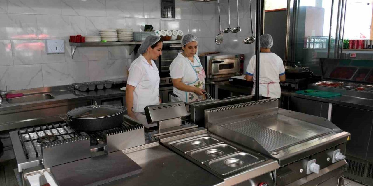 Kuşadası Belediyesi, kaliteli hizmet için çalışmalarını sürdürüyor