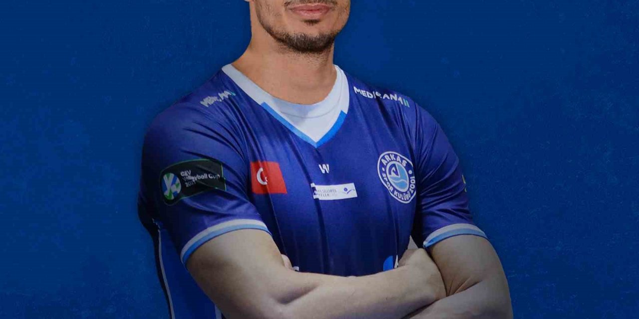 Arkas Spor’dan iki ayrılık