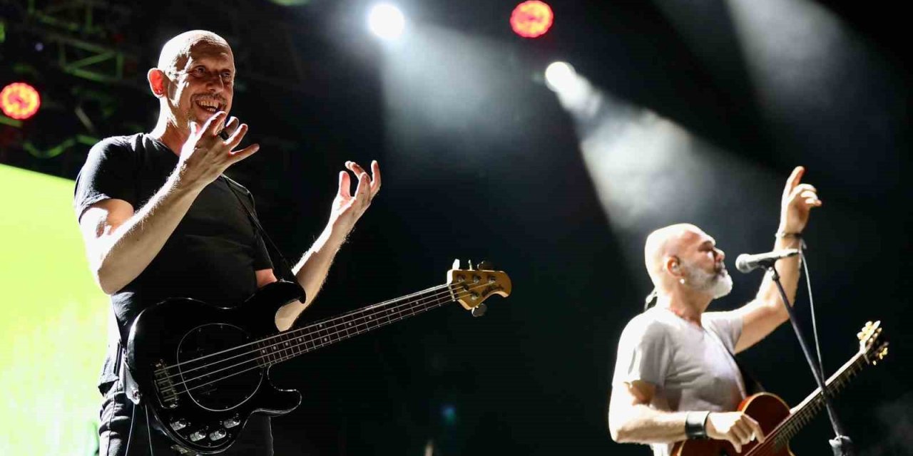 Yüksek Sadakat söyledi, Bergama coştu