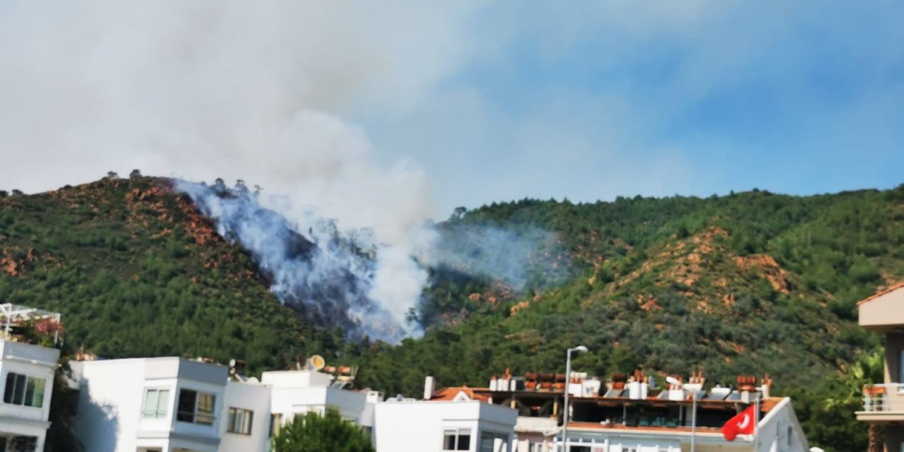 Marmaris’teki yangına müdahale sürüyor