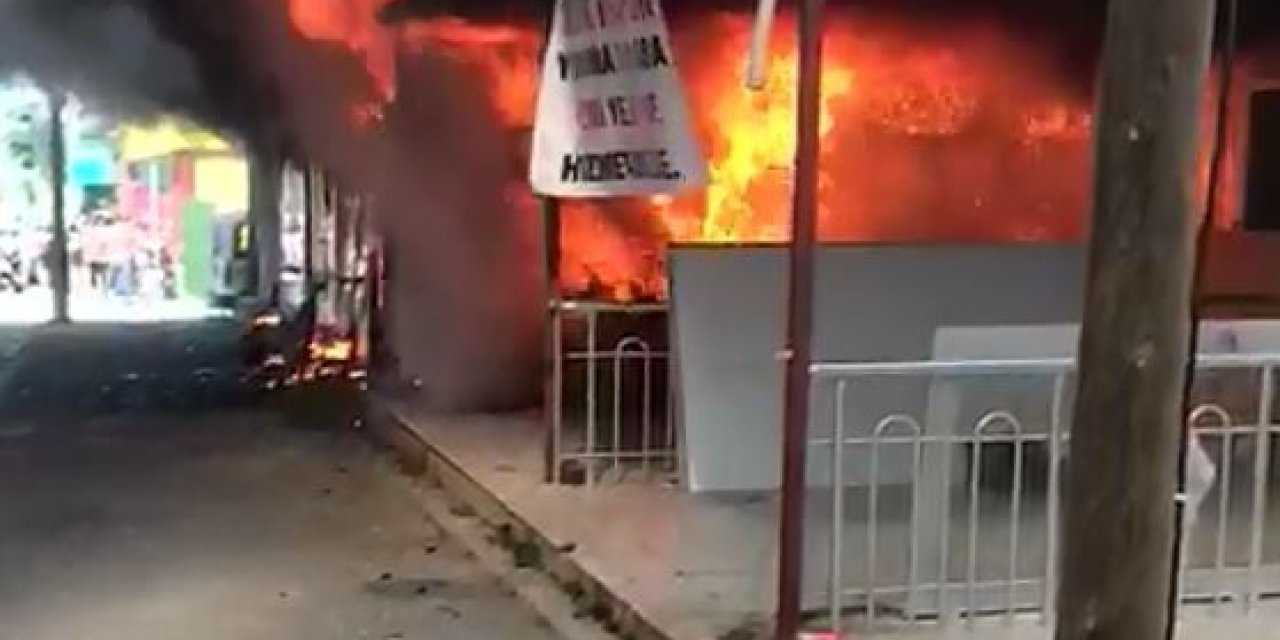Fethiye’de oyuncak dükkanı küle döndü