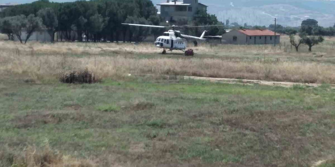 Arızalanan helikopter yerleşim yeri yakınına indi
