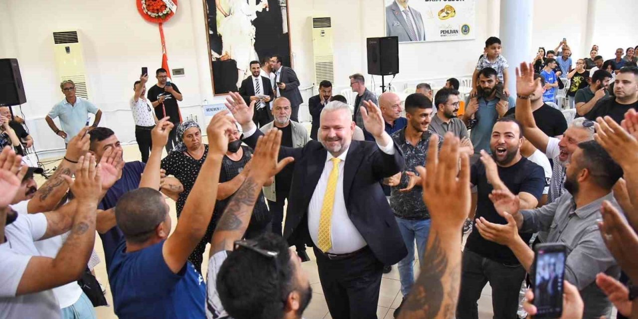 Menemen’de bayramlaşma töreninde müjde üstüne müjde