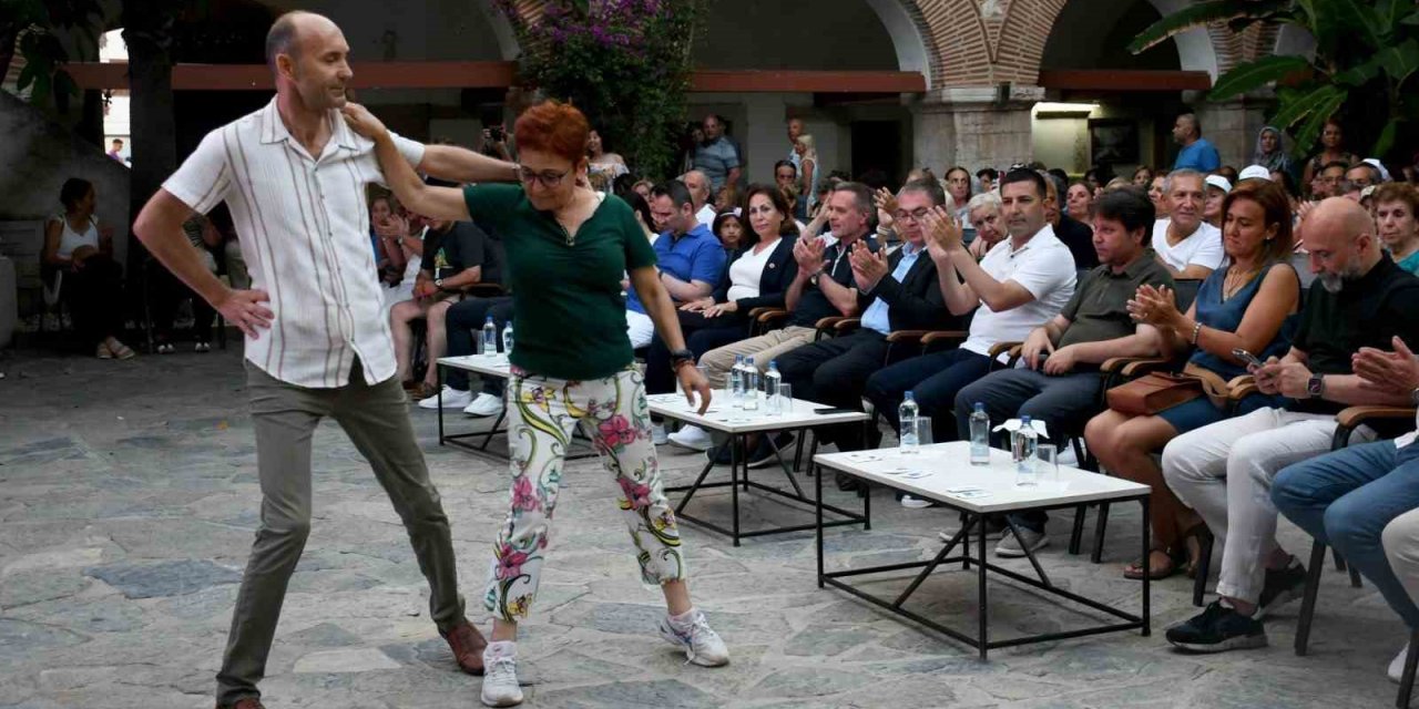 Ege’nin iki yakasını birleştiren Girit Festivali’ne yoğun ilgi
