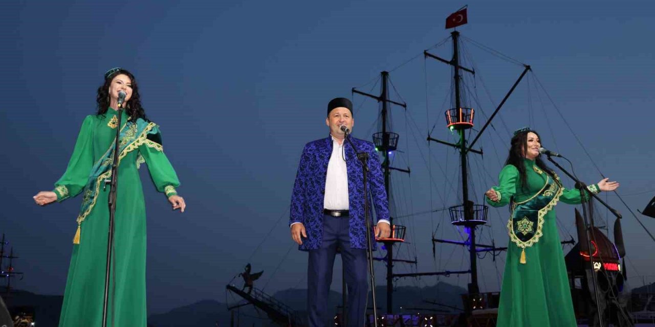 Marmaris’te kardeş şehrin sanatçılarından konser