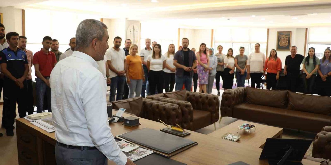 Başkan Kaplan, bayramlaşma töreninde personeli ile bayramlaştı