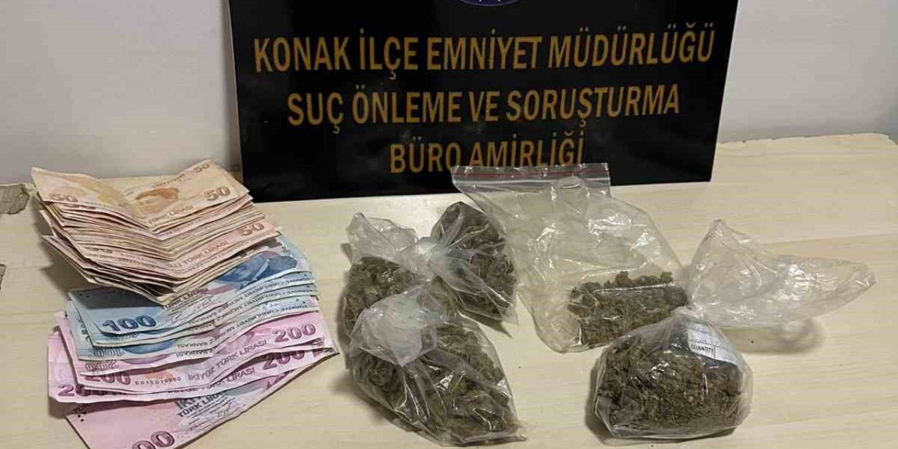 Satışa hazır uyuşturucu maddelerle İzmir polisine yakalandılar