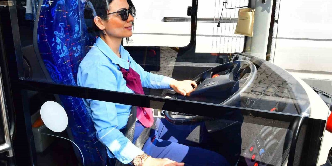 Kadın şoförlerden yolcular da memnun