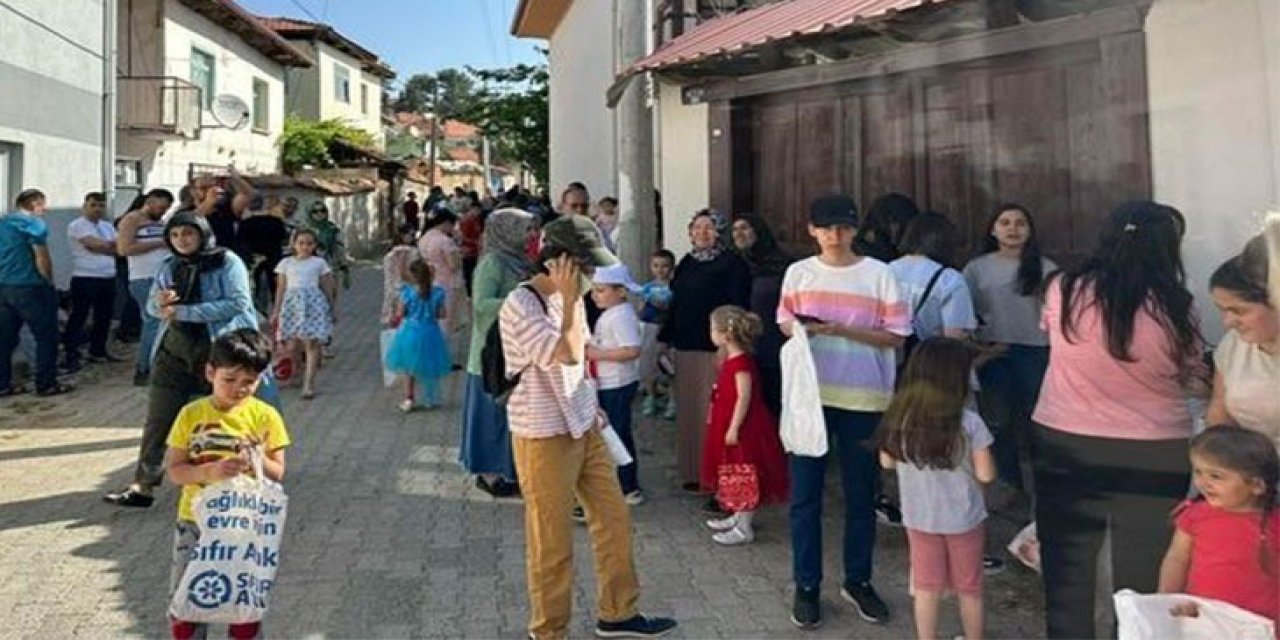 Binlerce çocuk ‘Çörek Derme’ye akın etti