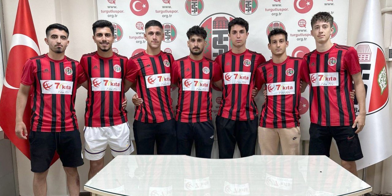 Turgutluspor 7 oyuncusu ile profesyonel sözleşme imzaladı