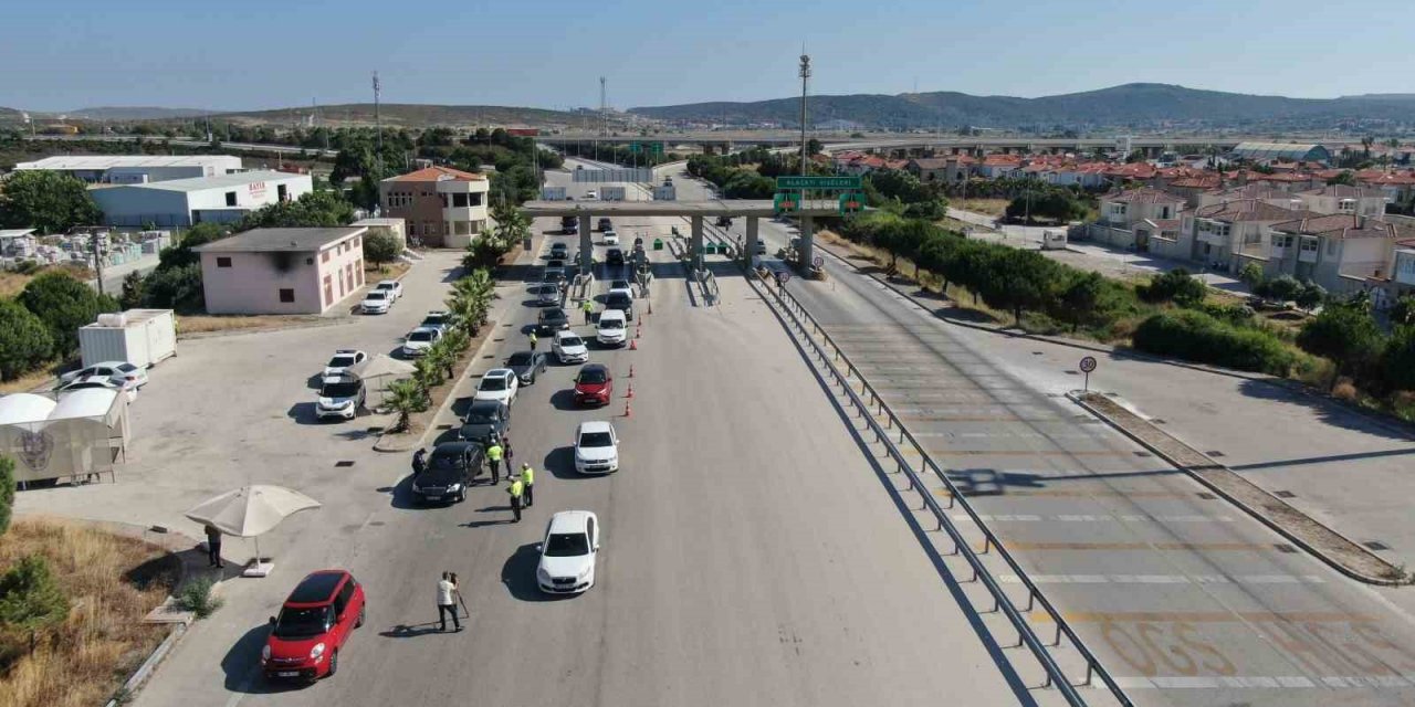Çeşme’de tatilci yoğunluğu başladı