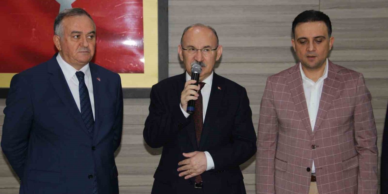 Manisa’da resmi bayramlaşma töreni düzenlendi