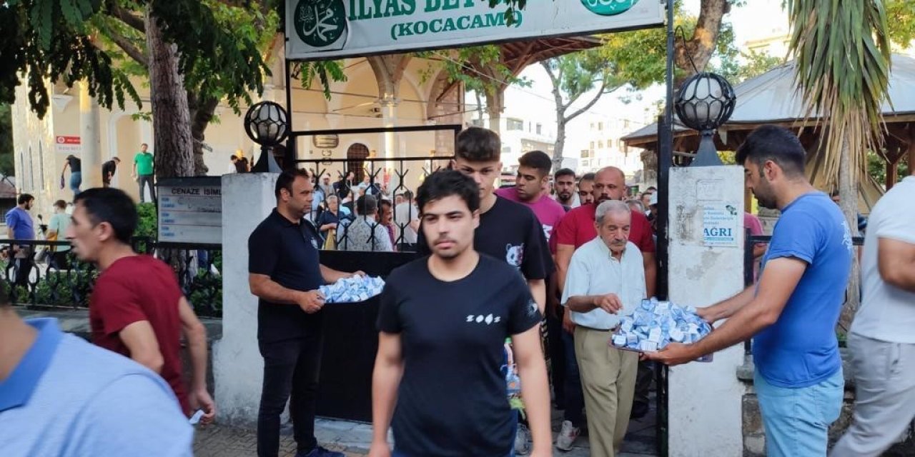 Aydın Büyükşehir Belediyesi vatandaşlarla bayramlaştı