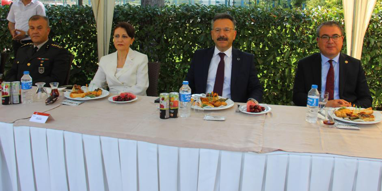 Aydın protokolü bayramlaştı