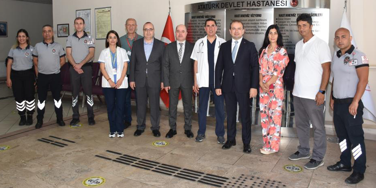 İl Sağlık Müdürü Şenkul, bayramı görev başında geçiren personeli ile bayramlaştı