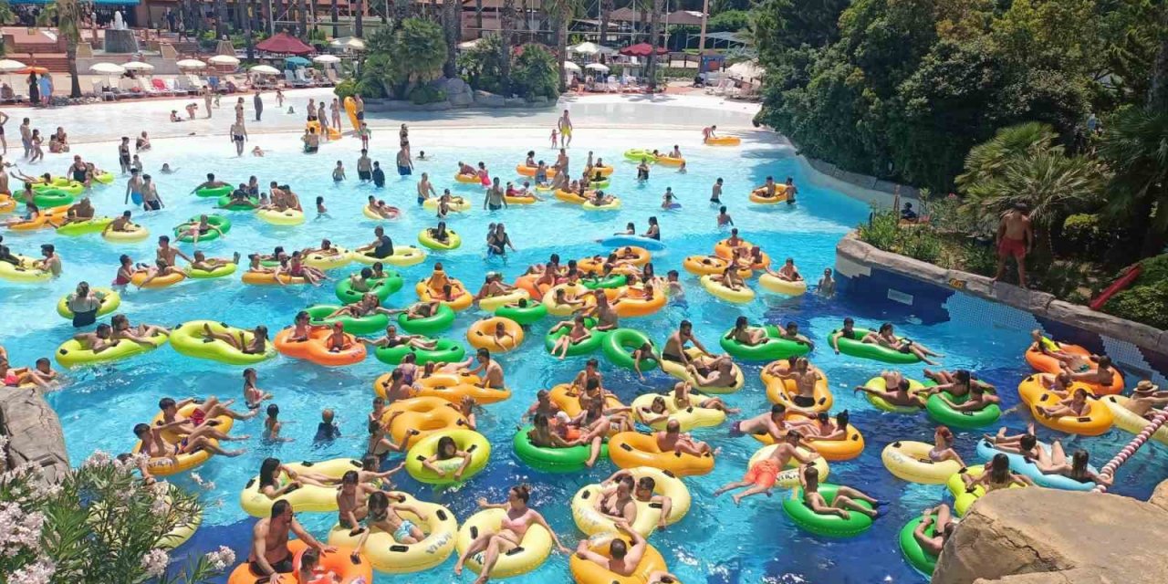 Kuşadası’nda "bayram" hareketliliği yaşandı