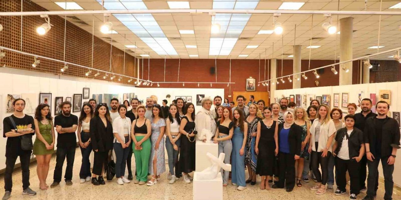 DEÜ’den "Zamansız" sergi