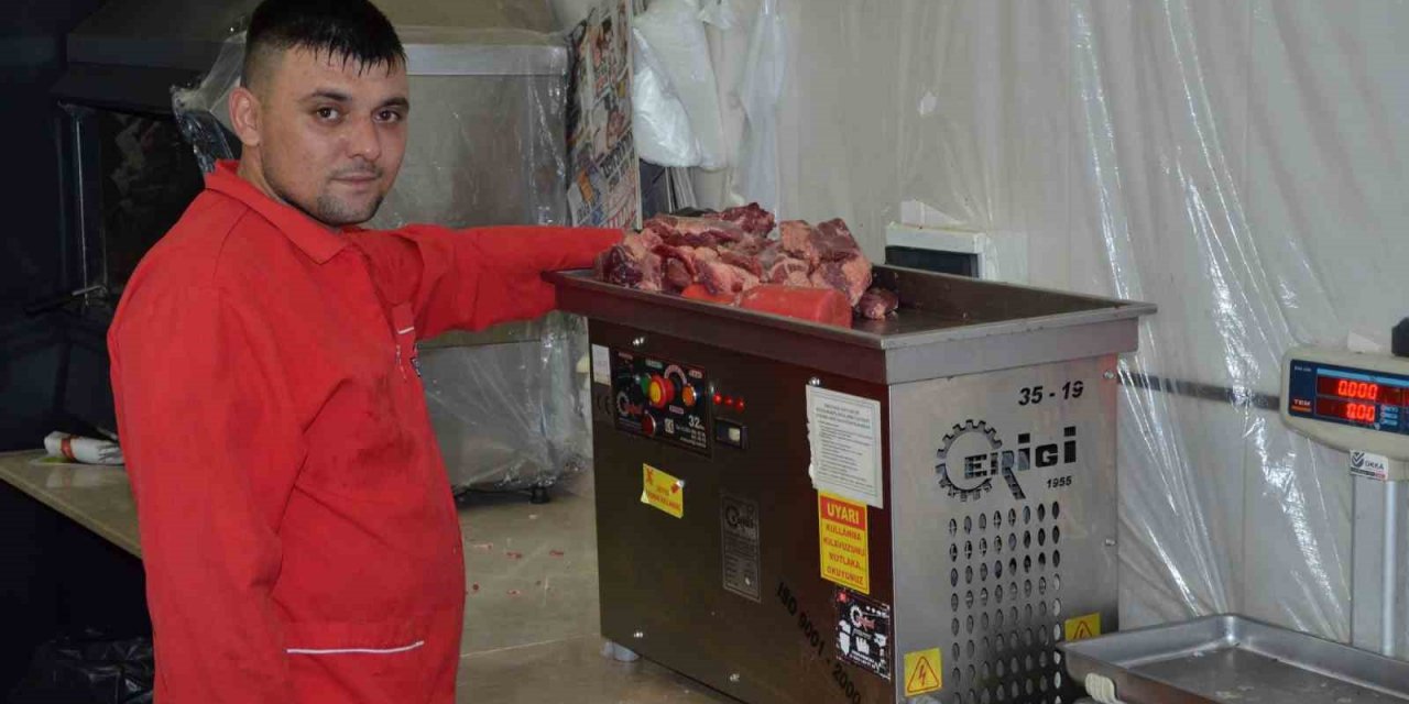 Kırkağaç’ta kasapların yüzünü "kıyma" güldürdü