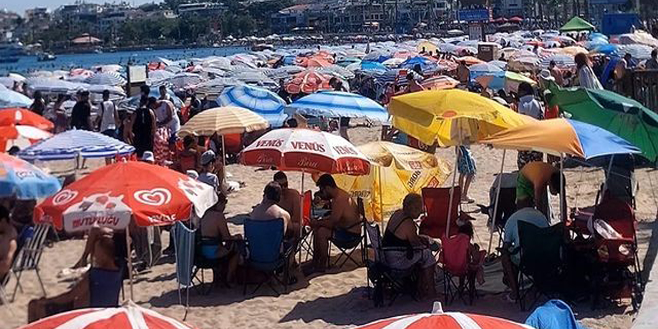Didim’de plajlarda adım atacak yer kalmadı