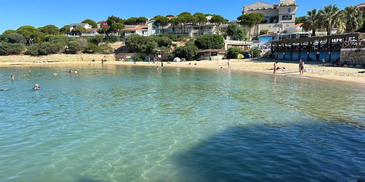 Mavi bayraklı plaja lağım suyu aktı