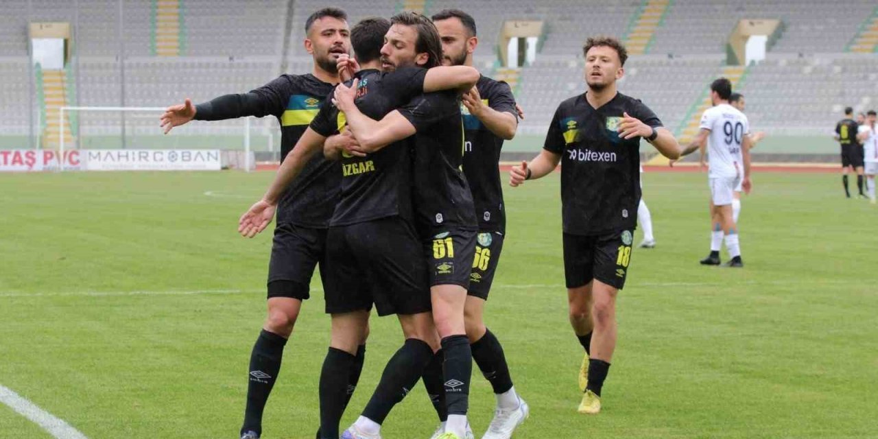 Menemen FK, Kemal Rüzgar’la görüşüyor