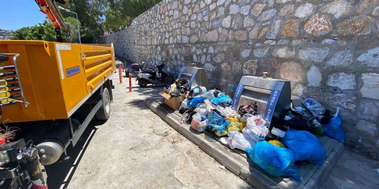 Bayram haftasında 6 bin ton atık toplandı