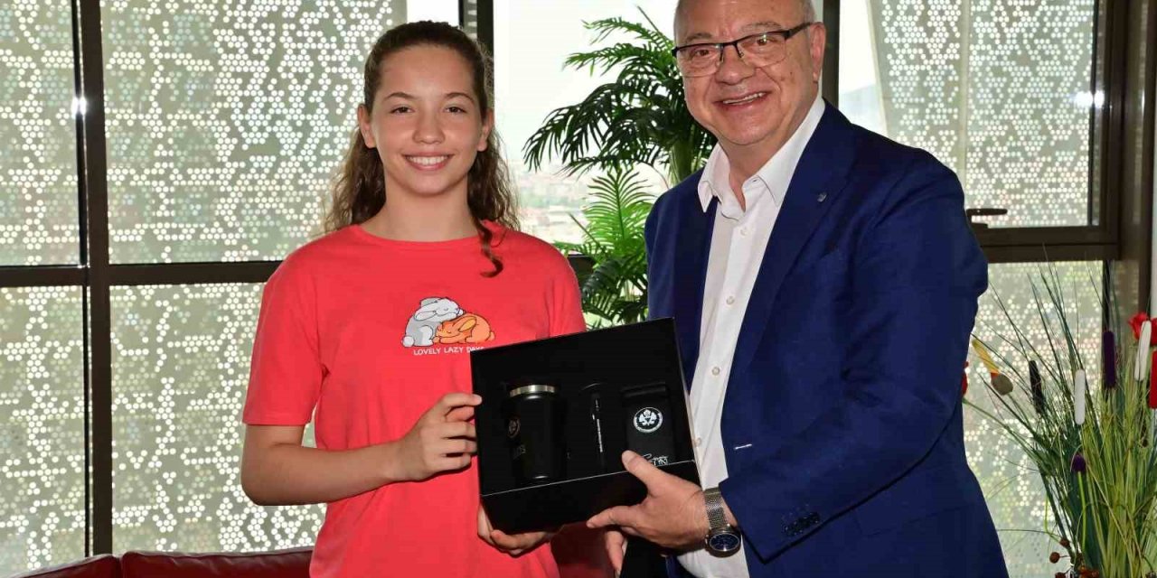 Başkan Ergün LGS şampiyonu MABEM öğrencisini makamında ağırladı