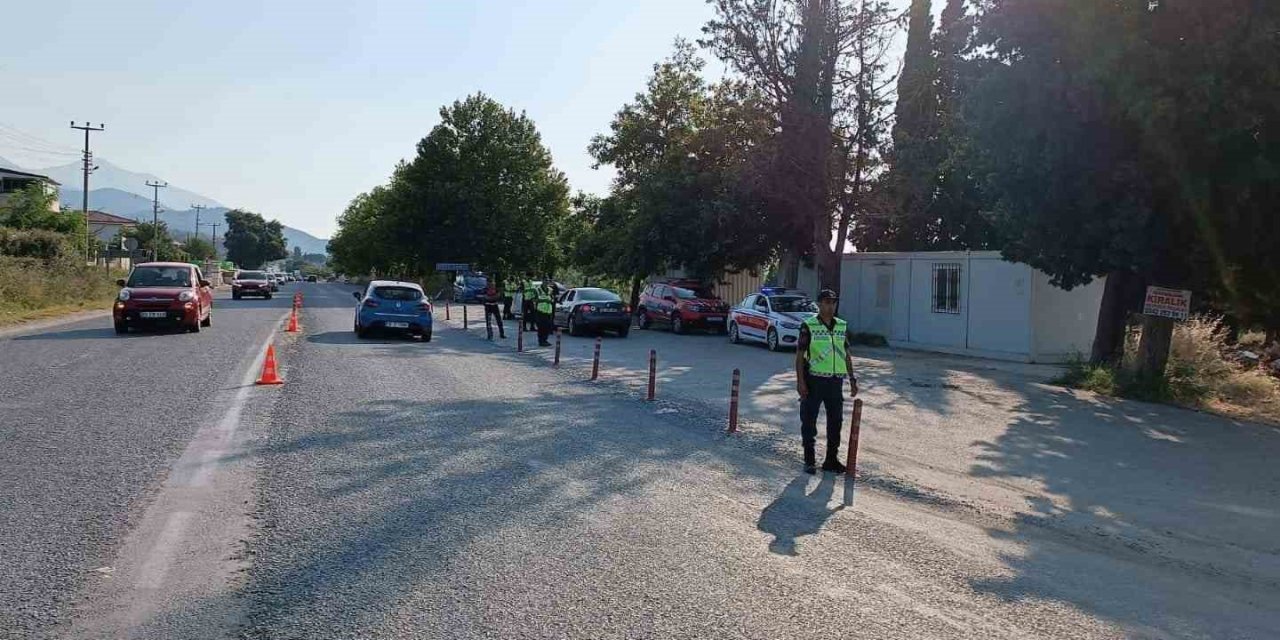 Kurallara uymayan sürücüler jandarmadan kaçamadı