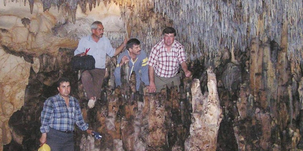 Turizme kazandırılmayı bekleyen asırlık Sırtlanini Mağarası unutulmaya yüz tuttu