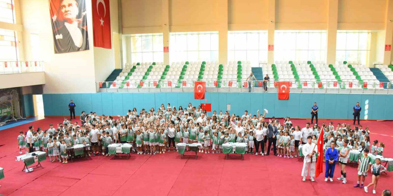 Salihli’de yaz spor kursu 2 bin öğrenci ile başladı