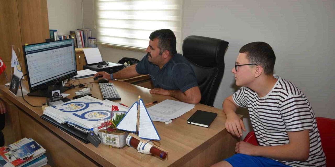 Tercih sürecindeki öğrencilere danışmanlık desteği veriliyor