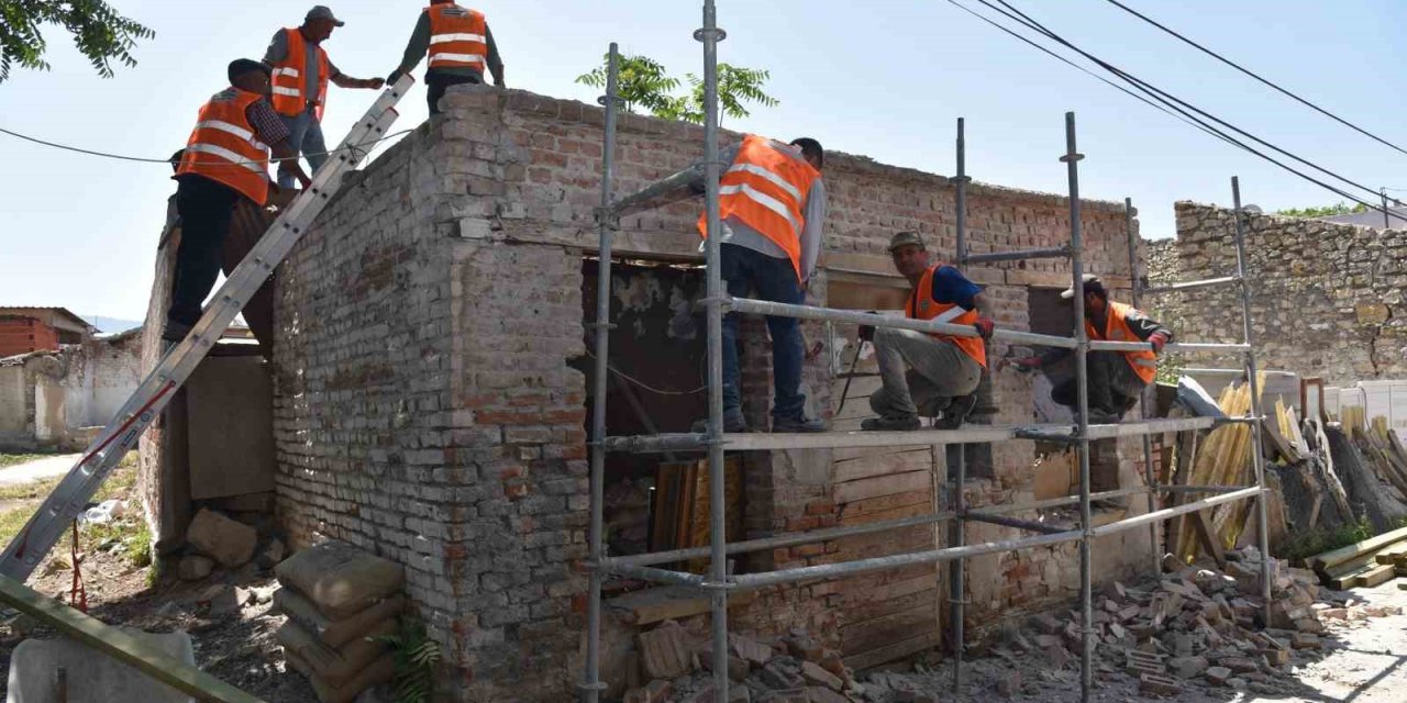 Menemen’de tarihi çarşı küllerinden doğacak