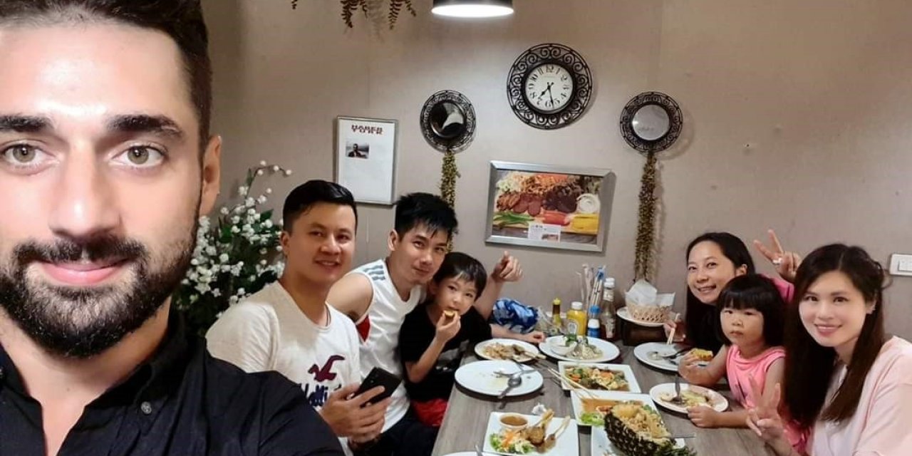 Tatil için gittiği Phuket’in en ünlü restoranının sahibi oldu