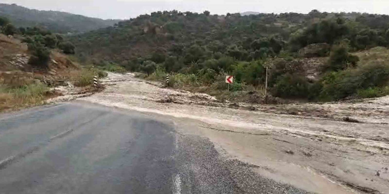 Çine’de sel: 4 büyükbaş hayvan kayboldu, traktör sel sularına kapıldı