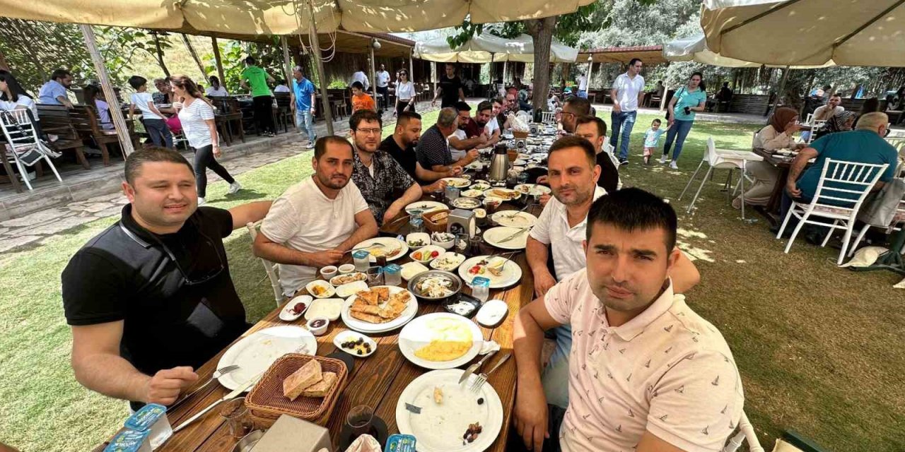 Kıbrıs’ta başlayan devrelerin dostluğu görenleri şaşırtıyor