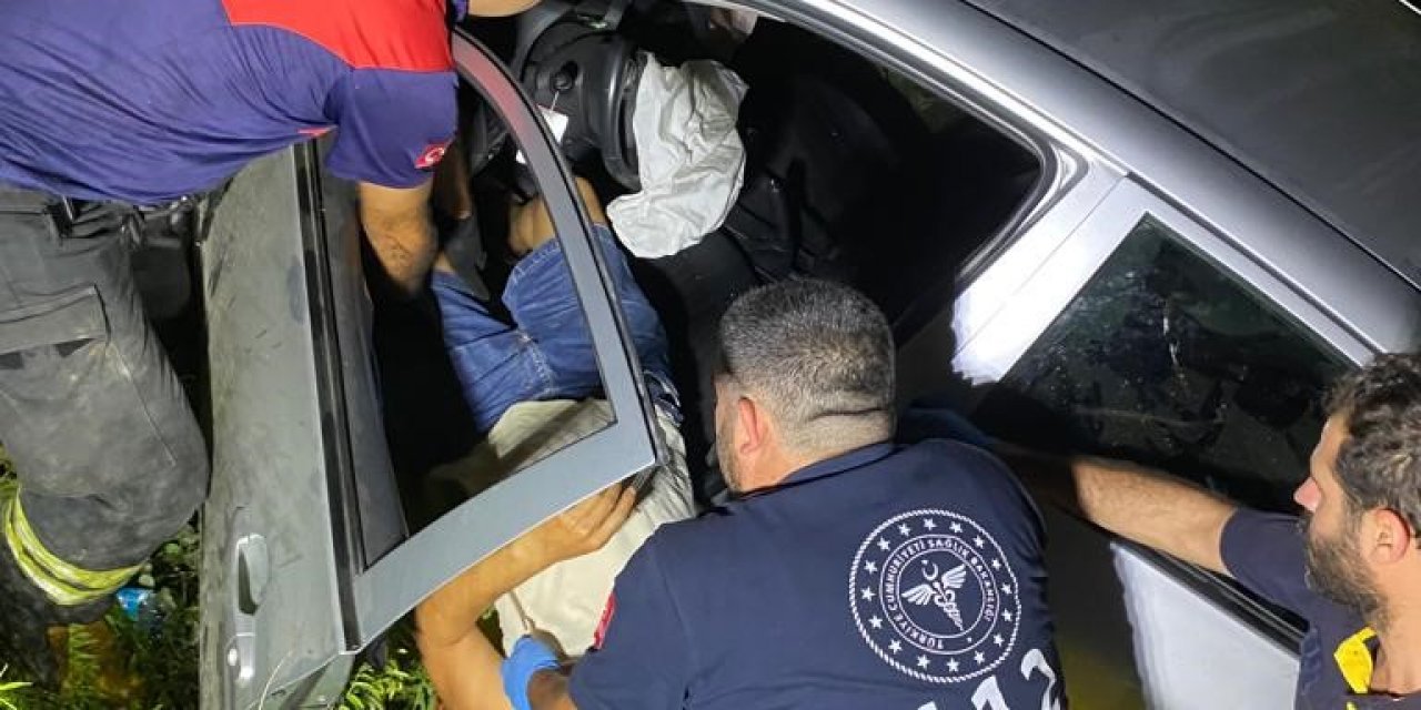 Traktör ile çarpışan otomobil şarampole uçtu: 6 yaralı