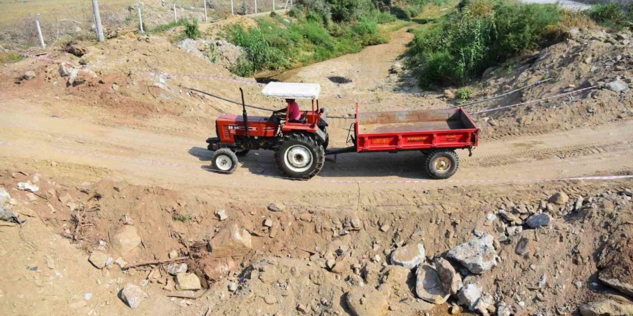 İncirliova’da yıkılan köprüye “dolgulu” geçici çözüm