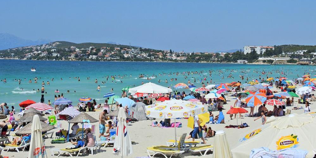 Bayram tatili Çeşme’ye doping oldu