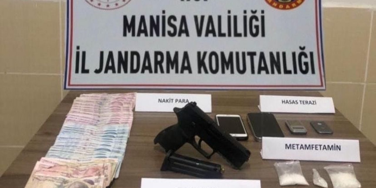 Manisa’da jandarmadan uyuşturucu operasyonu: 3 gözaltı