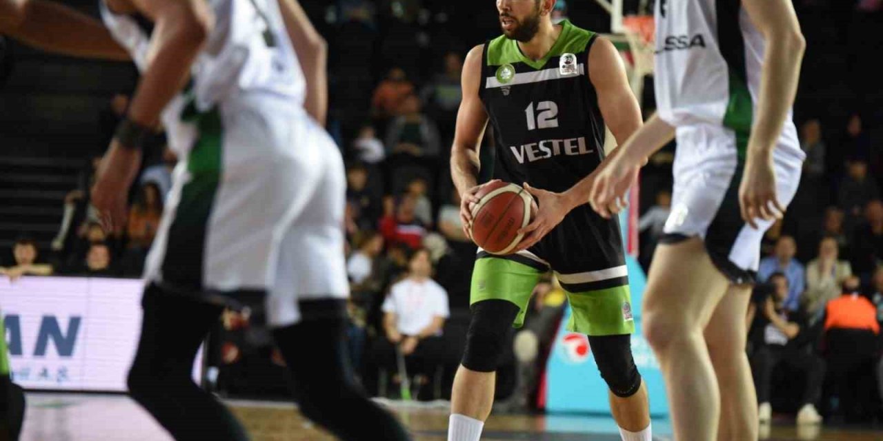 Tolga Kaan Birer bir sezon daha Manisa BBSK’da