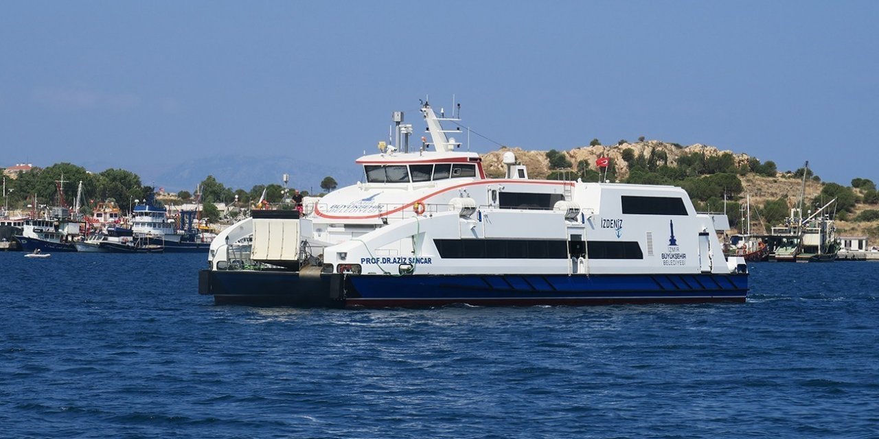 İzmir’de arabalı vapur seferleri yeniden başladı