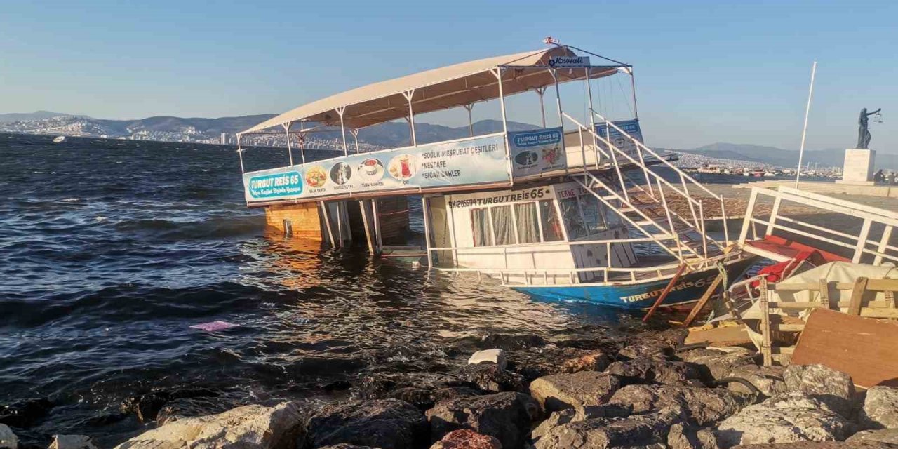 Kuvvetli lodos balık-ekmek teknesini yan yatırdı