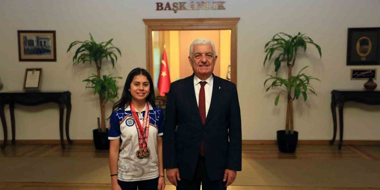 Büyükşehir Okçusu Hazal Dünya ikincisi