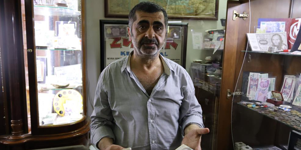 Çocukluktan başlayan eski para merakı koleksiyoncu yaptı