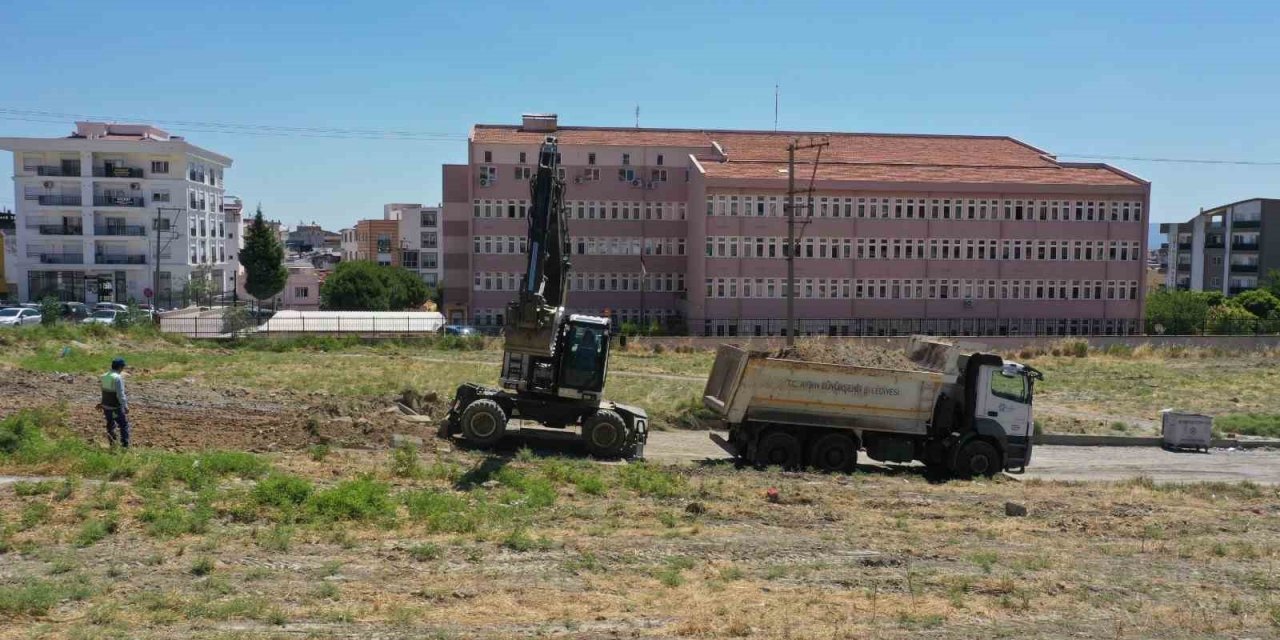 Aydın Büyükşehir Belediyesi Söke’de yol yapım çalışmalarına devam ediyor