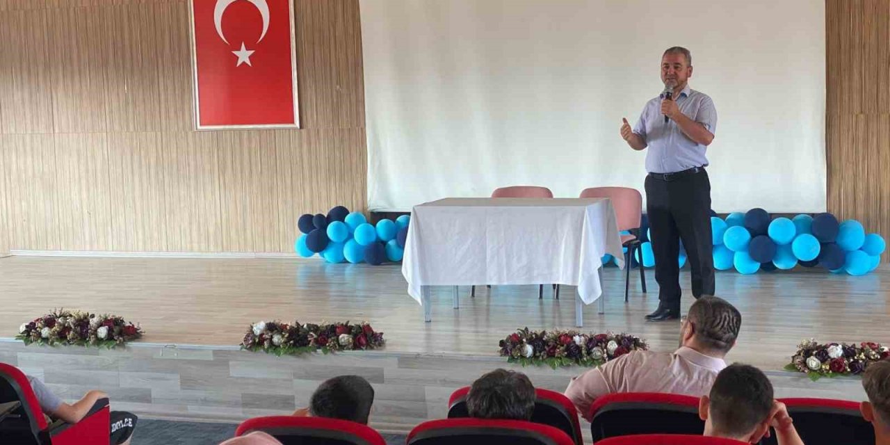 Müftü Güneş ve Yorulmaz, Yaz Yatılı Kur’an Kursu öğrencileri ile buluştu