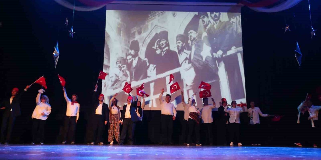 Cumhuriyetin 100 yıllık gelişimi anlatıldı