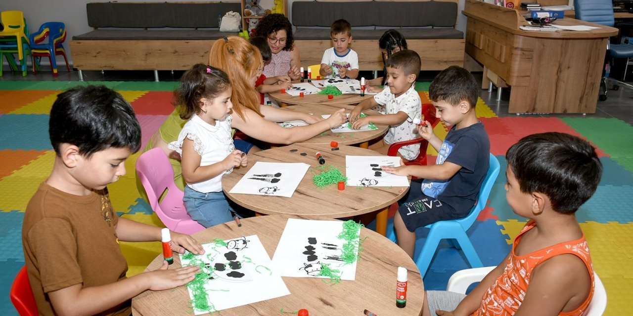 Kuşadalı Çocuklar Anne-Baba Çocuk Merkezi’nde sağlıklı beslenmeyi öğreniyor