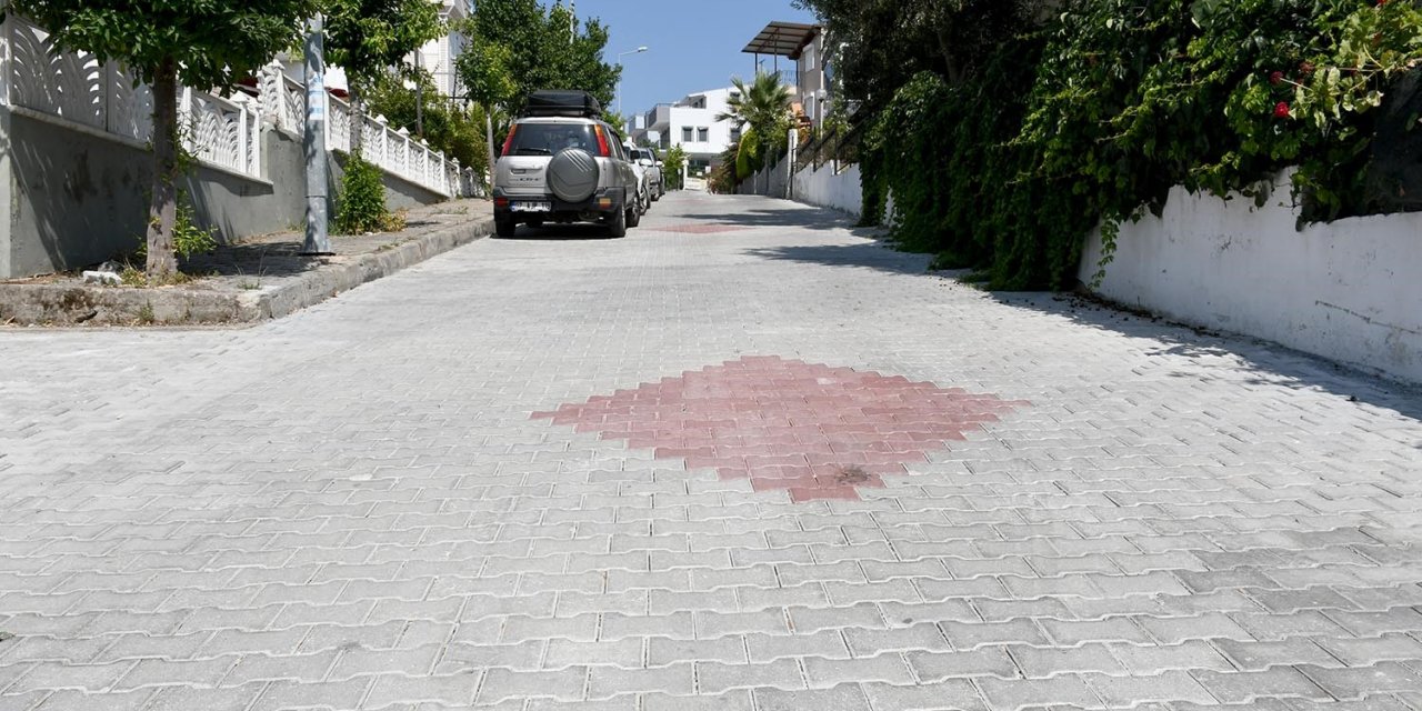 Kadınlar Denizi Mahallesi’nde 44 bin metrekarelik yol yenileniyor